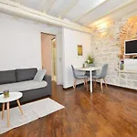 Pisinium Apartment